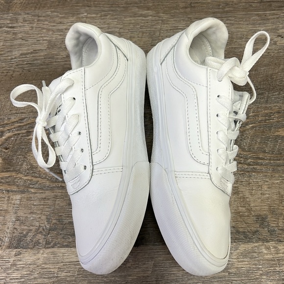 SOLD IN STORE Vans Old Skool Classic Tumble Sneakers in Triple White Size 6.5 - Picture 9 of 9